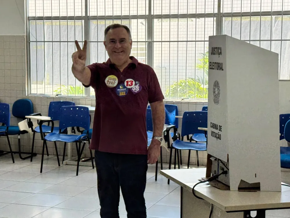 Zeca vota em Arcoverde confiante na vitória de Raquel, Marcelo e Gustavo: “Arcoverde precisa continuar tendo voz”