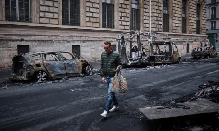 França emite toques de recolher para conter onda de violência e saques