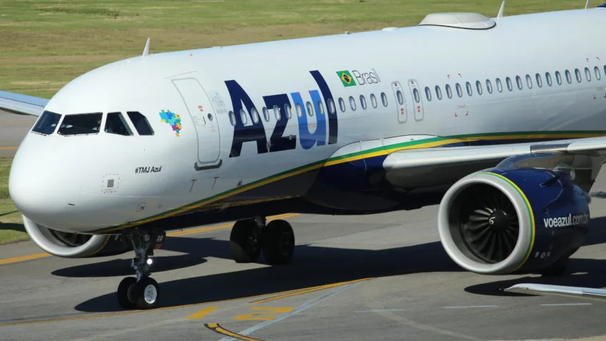 Azul prevê recuperação mais lenta devido à alta dos combustíveis