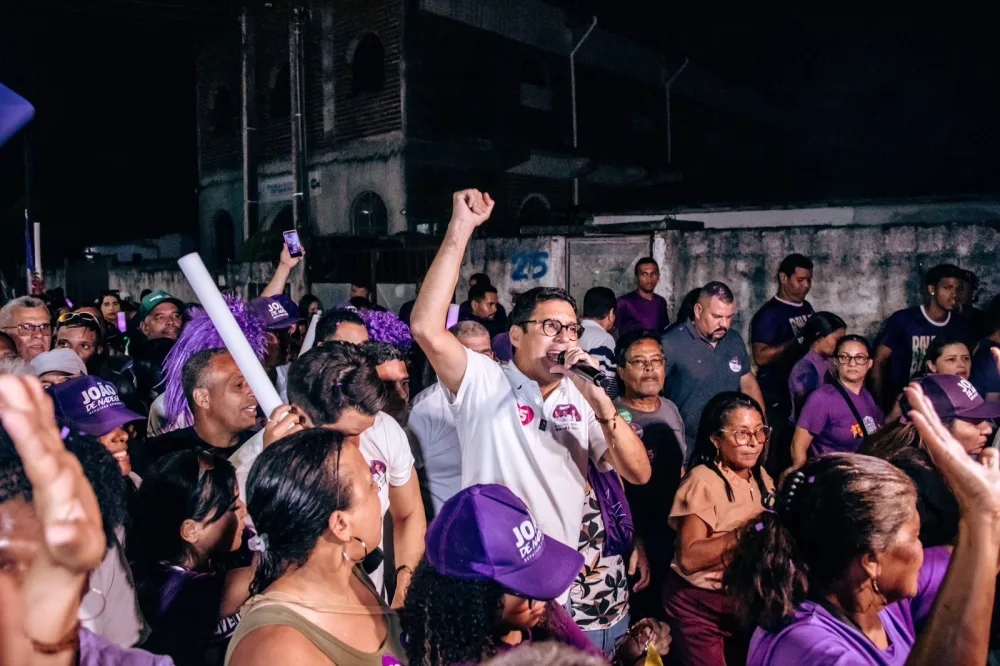 Em grande caminhada da Onda 55, Diego Cabral percorre Tabatinga ao lado de João de Nadegi