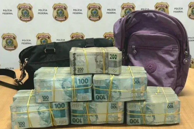 Polícia Federal intercepta carro e apreende R$ 600 mil em espécie