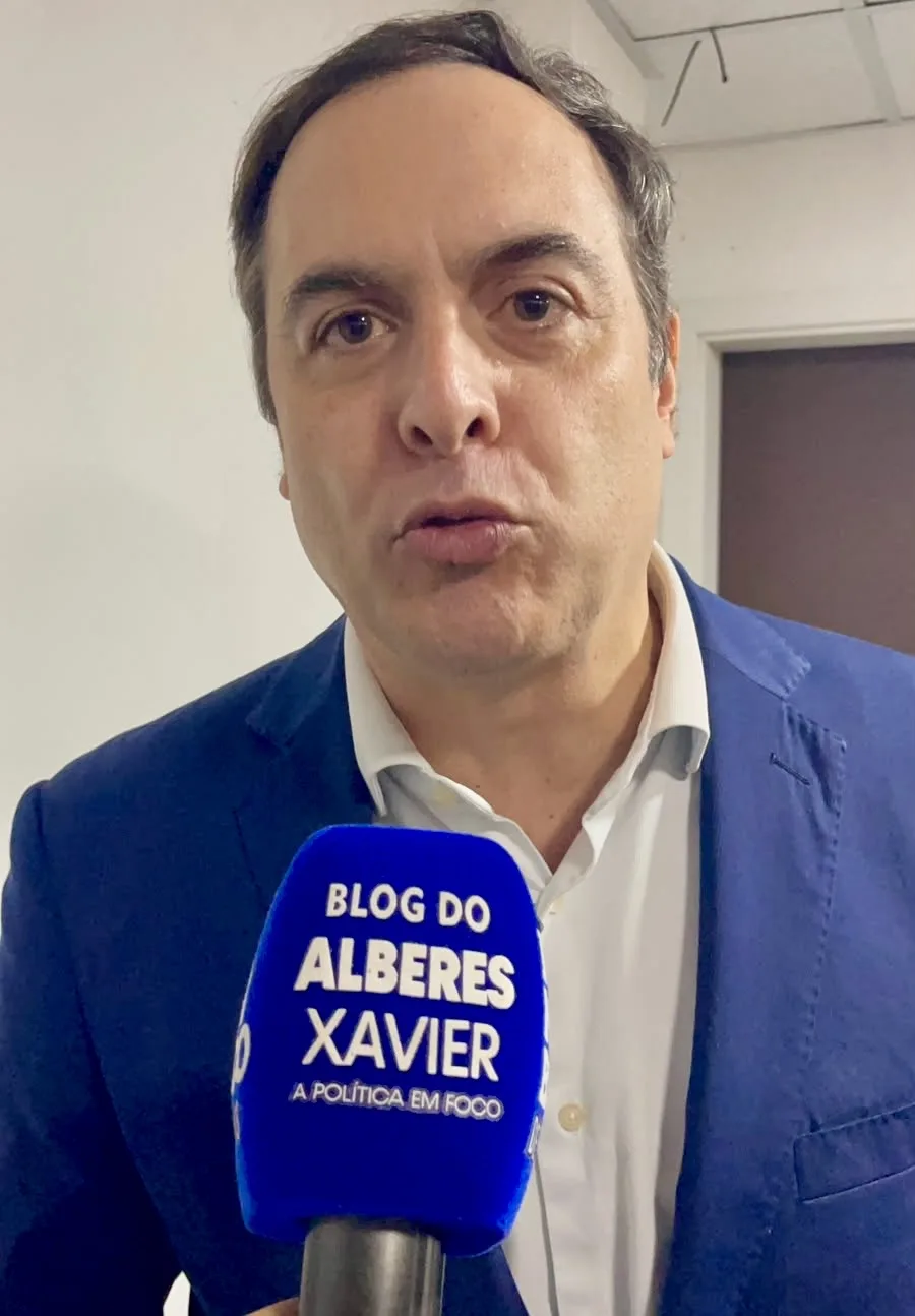 Paulo Câmara cita avanços do governo Lula no setor de inovação tecnológica e critica Bolsonaro por "retrocesso" na área da ciência