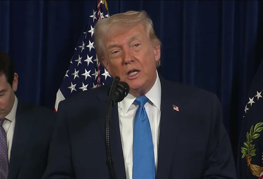 Democratas criticam decisão de Trump de conceder vistos a Flávio Bolsonaro