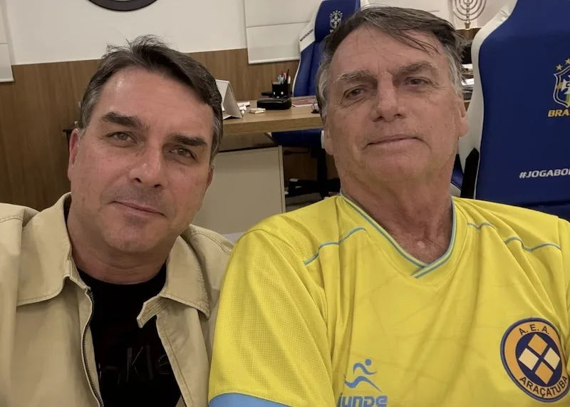 PGR dá aval para retomada de visitas de Flávio Bolsonaro ao pai