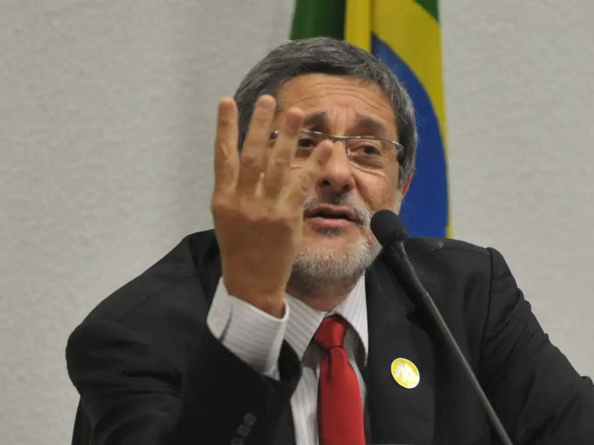 Antônio Cruz