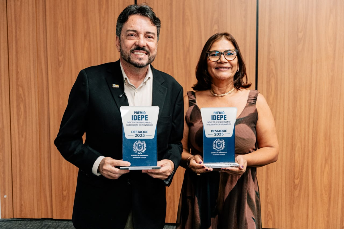 Secretaria de Educação de Amaraji recebe dois Prêmios IDEPE 2025 e celebra avanços da rede municipal