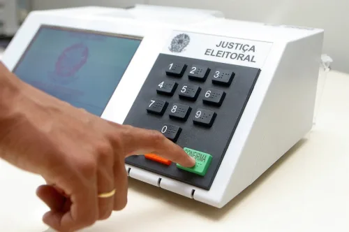 BA, PE e SP lideram queda da abstenção no segundo turno