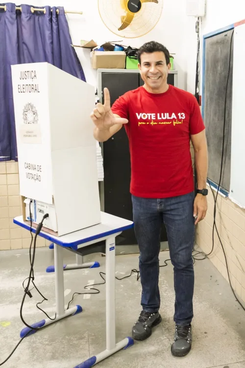 Carlos Veras destaca mobilização popular e aposta na virada de Lula nas urnas