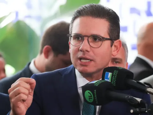 Após votar, Hugo Motta defende futuro de união para o país
