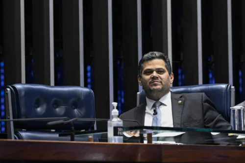  Carlos Moura