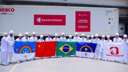 Gabriel Porto acompanha embarque do primeiro contêiner de carne da Masterboi de Canhotinho para a China