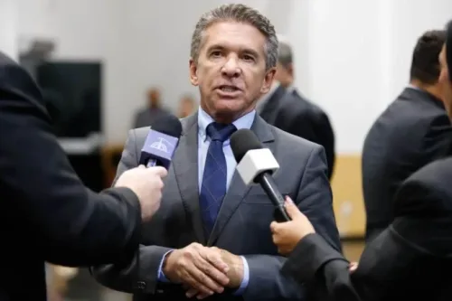 Presidente do TCE de Mato Grosso é preso em operação da PF