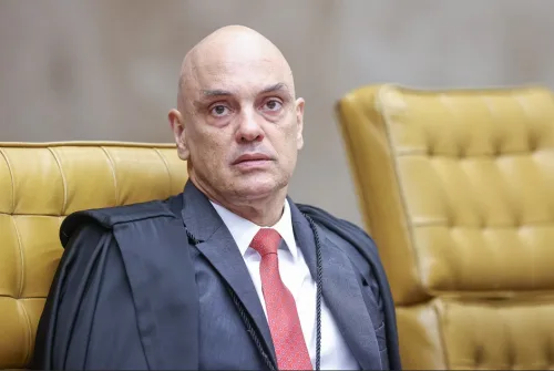 Moraes manda Flávio entregar passaportes e proíbe contato com Willer