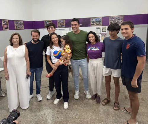 Raquel registra voto em Caruaru e pede aos pernambucanos que compareçam às urnas para eleger o próximo presidente da República