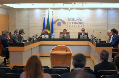 Dia do Servidor Público é lembrado durante sessão do Pleno do TCE-PE