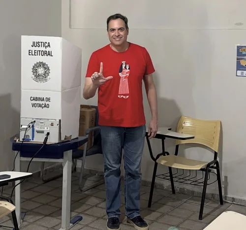 Coluna da terça-feira: Paulo Câmara entra no radar de Lula para comandar ministério em 2027