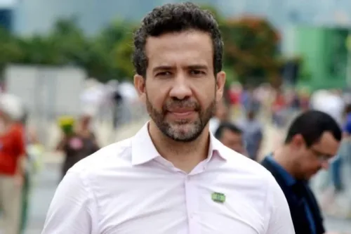 Janones prevê queda do "Exército do Lula" às vésperas do debate na Globo